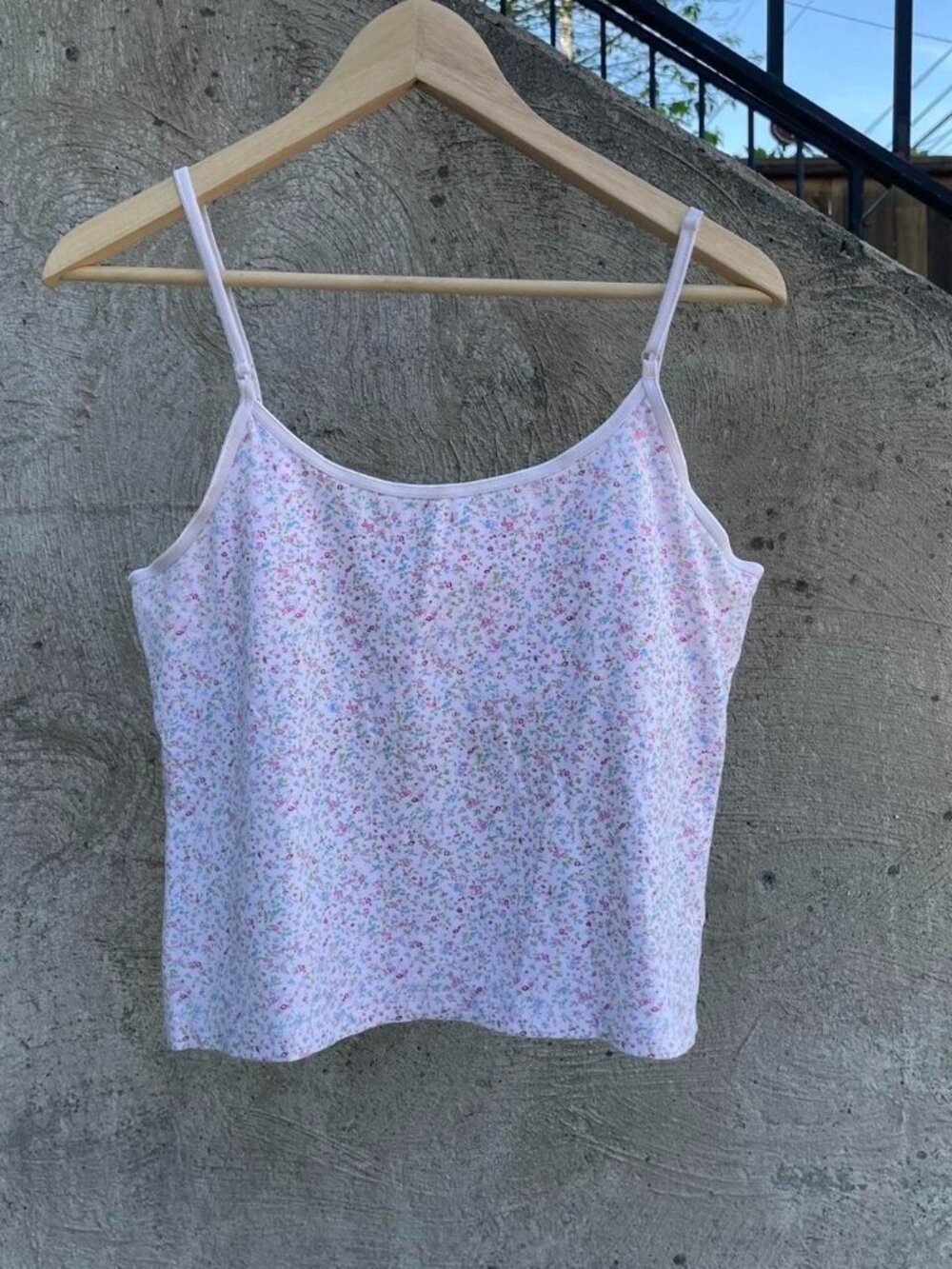 Cute pink floral tank top size medium/large